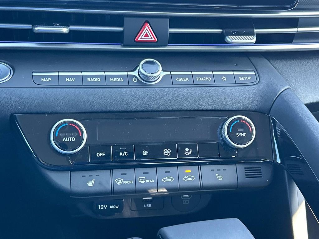 New 2026 Hyundai Elantra Limited image 30