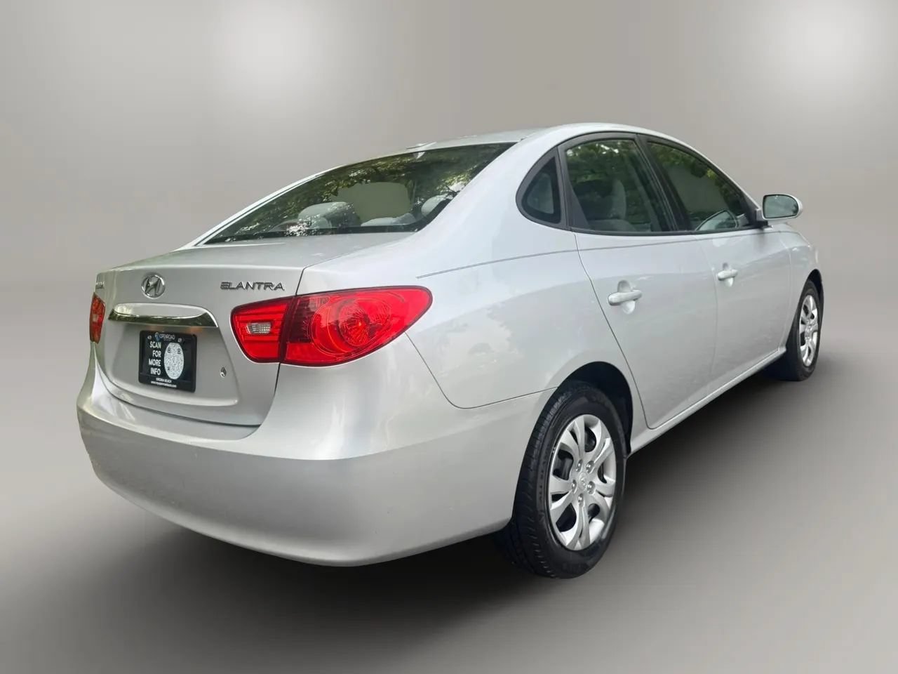 Used 2010 Hyundai Elantra GLS FWD image 6