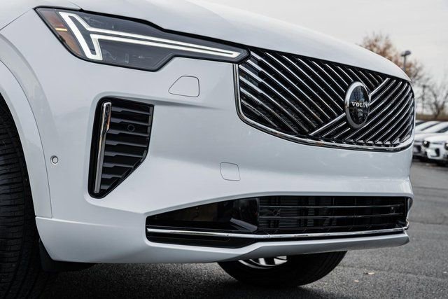 New 2026 Volvo XC90 B6 Plus w/ Protection Package Premier image 13