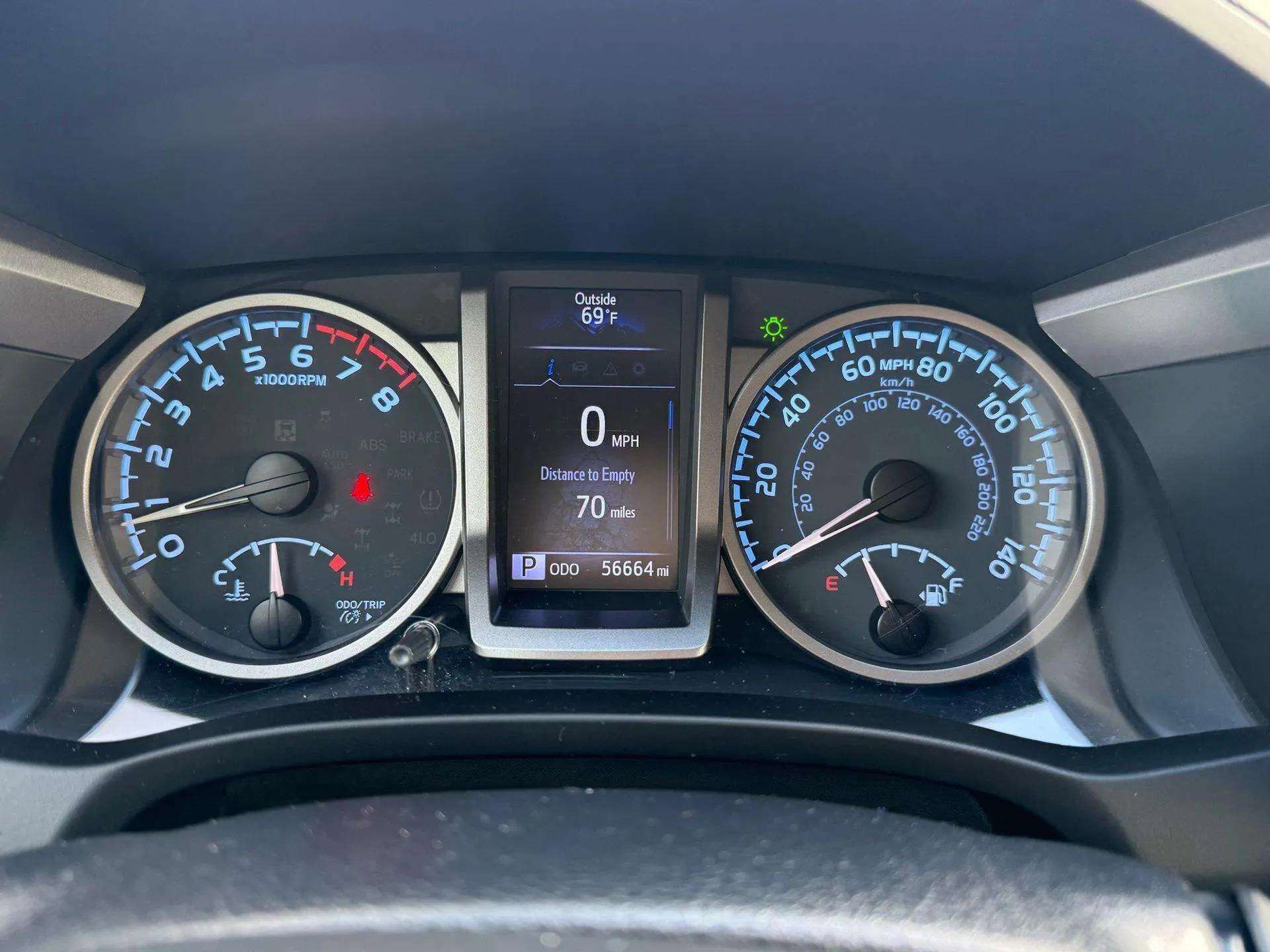 Used 2020 Toyota Tacoma SR5 image 40