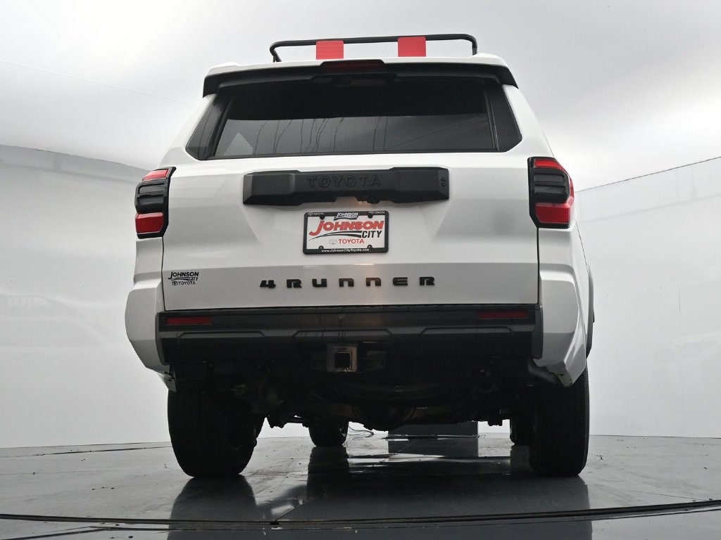 Used 2025 Toyota 4Runner SR5 AWD/4WD image 36