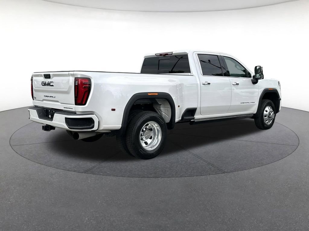 Used 2024 GMC Sierra 3500 Denali Ultimate AWD/4WD image 6