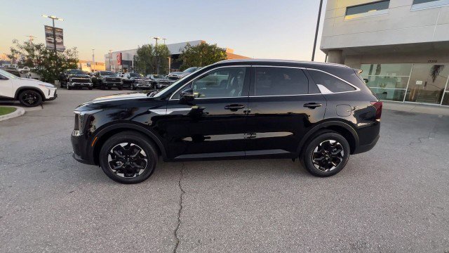 Used 2024 Kia Sorento S image 5