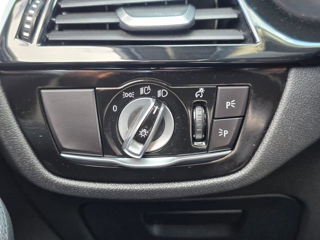 Used 2020 BMW 530e w/ Premium Package image 39