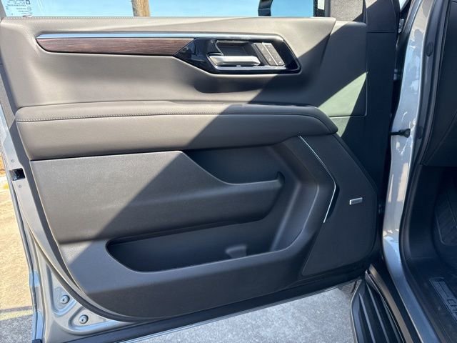 New 2026 Chevrolet Suburban LT w/ Comfort Package RWD image 30