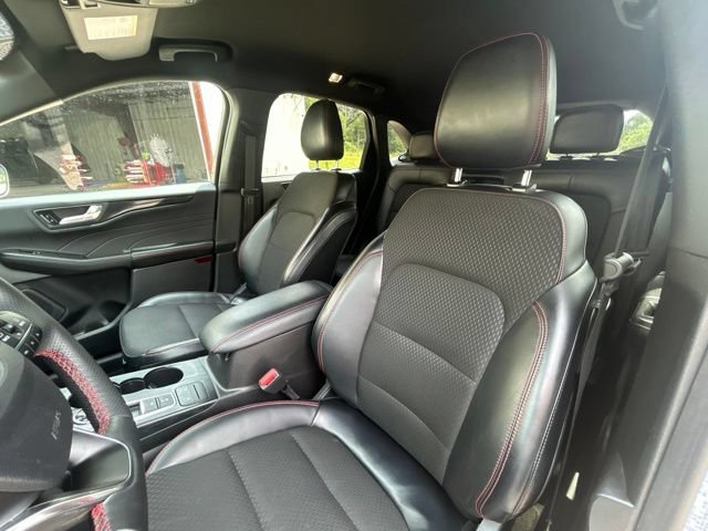 Used 2025 Ford Escape ST-Line Select AWD/4WD image 23