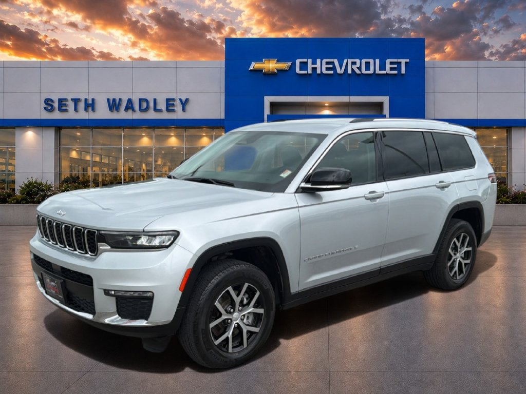 Used 2023 Jeep Grand Cherokee L Limited AWD/4WD image 3