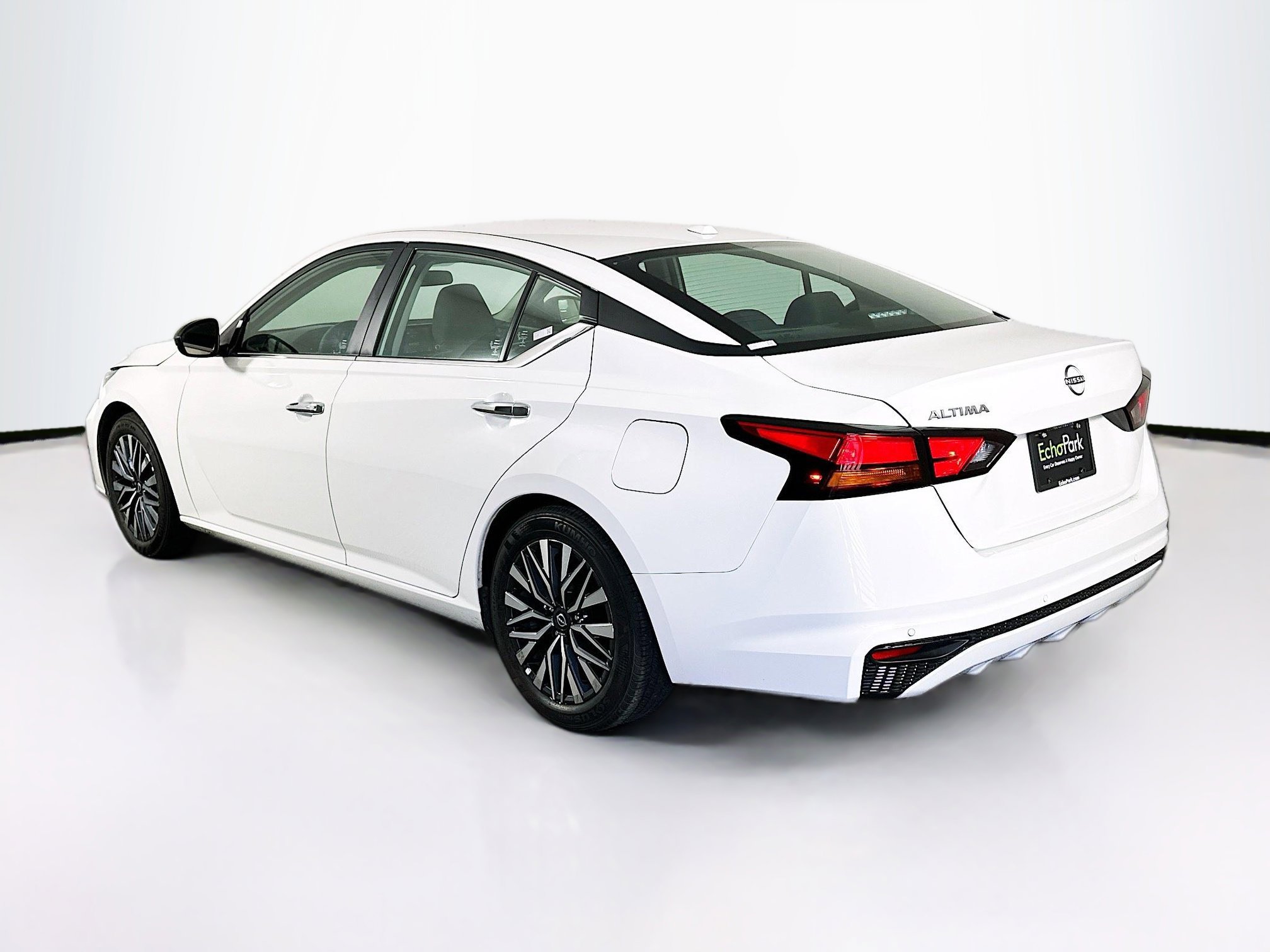 Used 2025 Nissan Altima 2.5 SV image 5