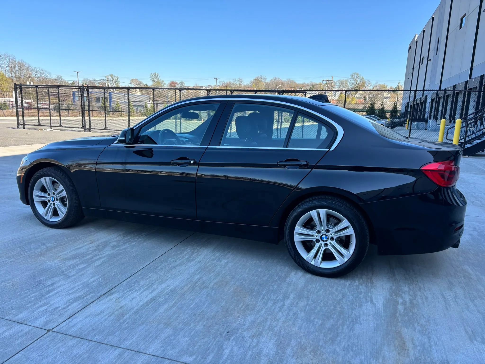 Used 2018 BMW 330i xDrive Sedan w/ Convenience Package image 5