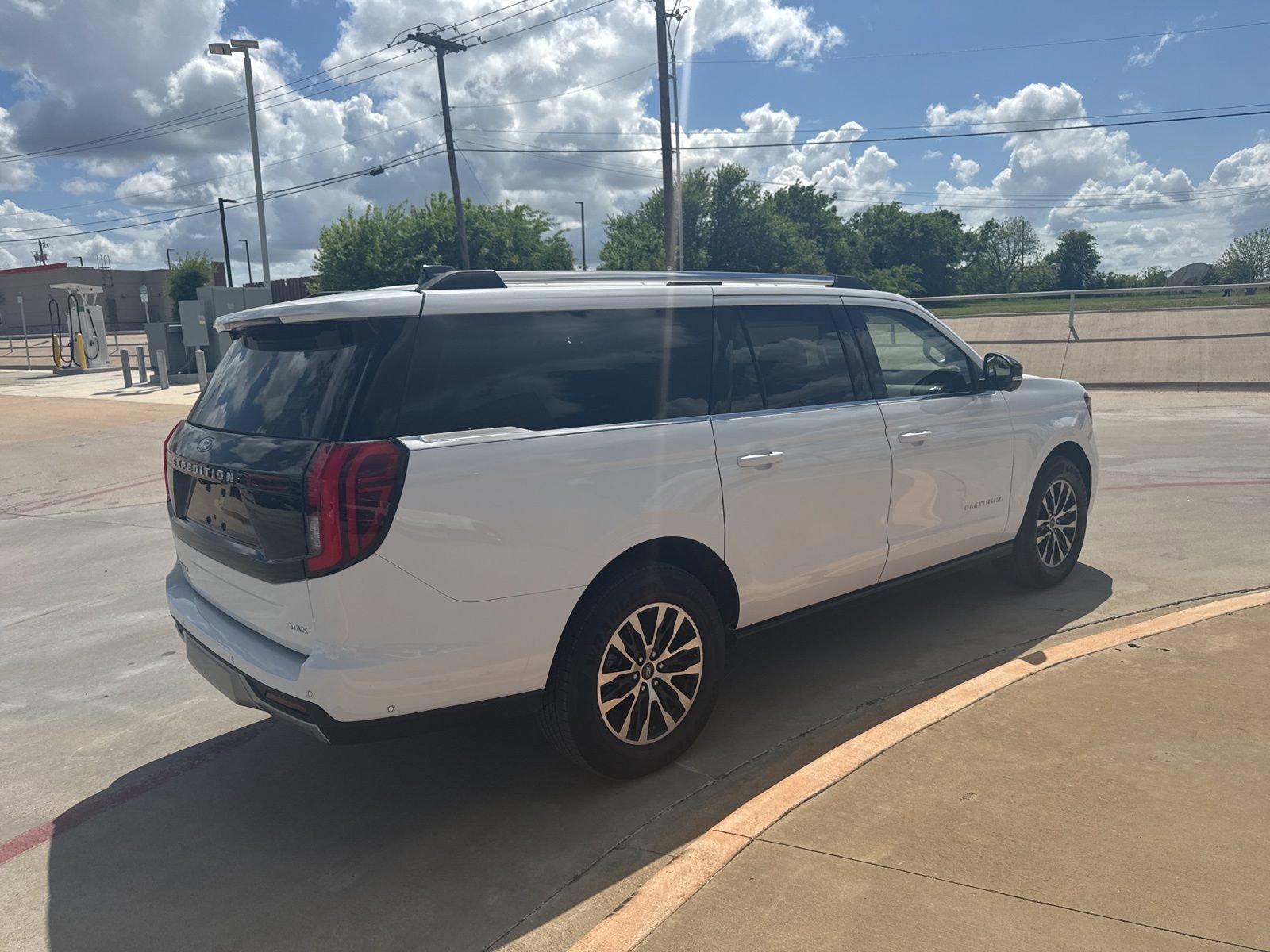 Used 2025 Ford Expedition Max Platinum image 5