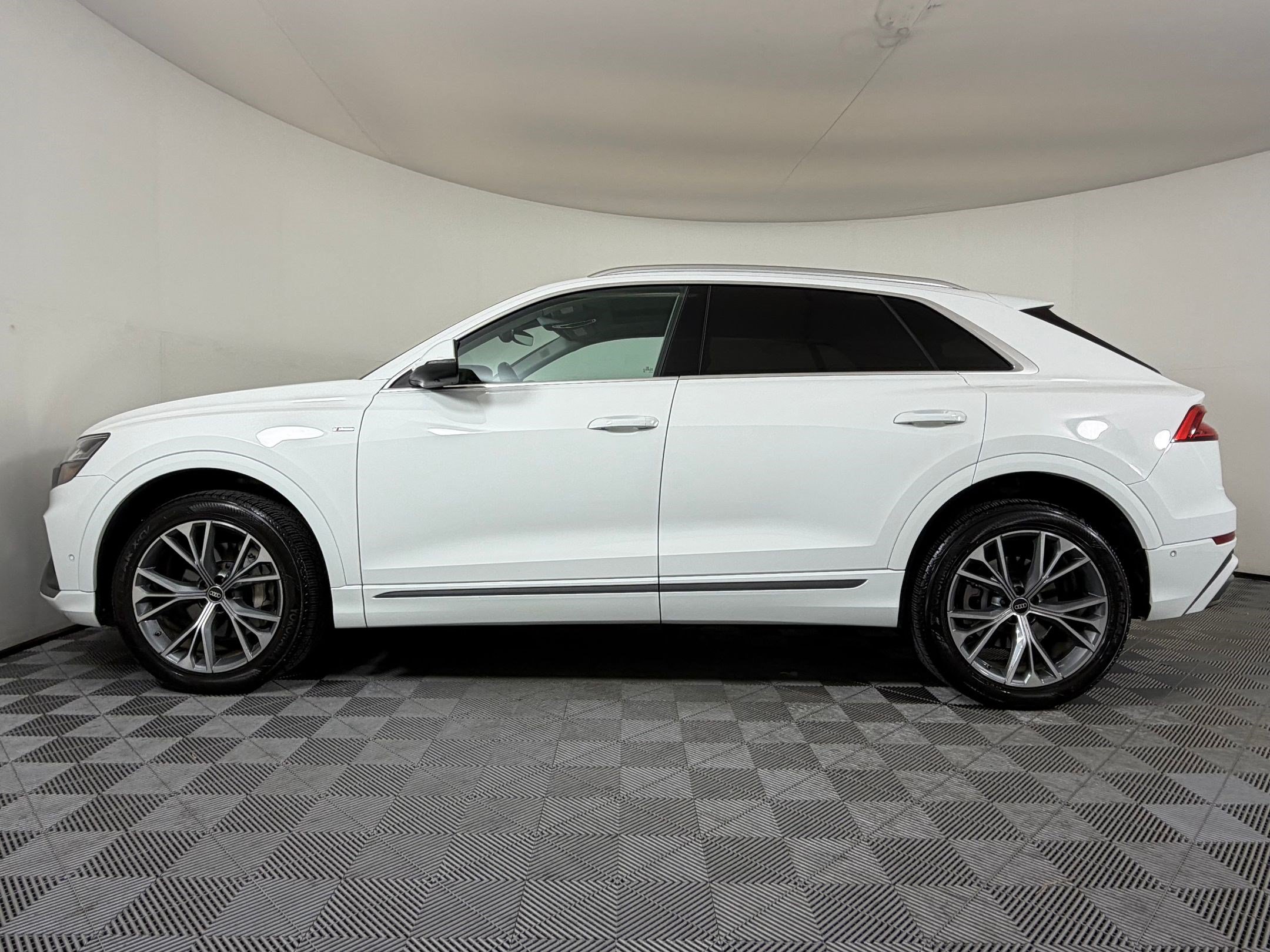 Certified 2023 Audi Q8 Premium Plus w/ Premium Plus Package AWD/4WD image 2