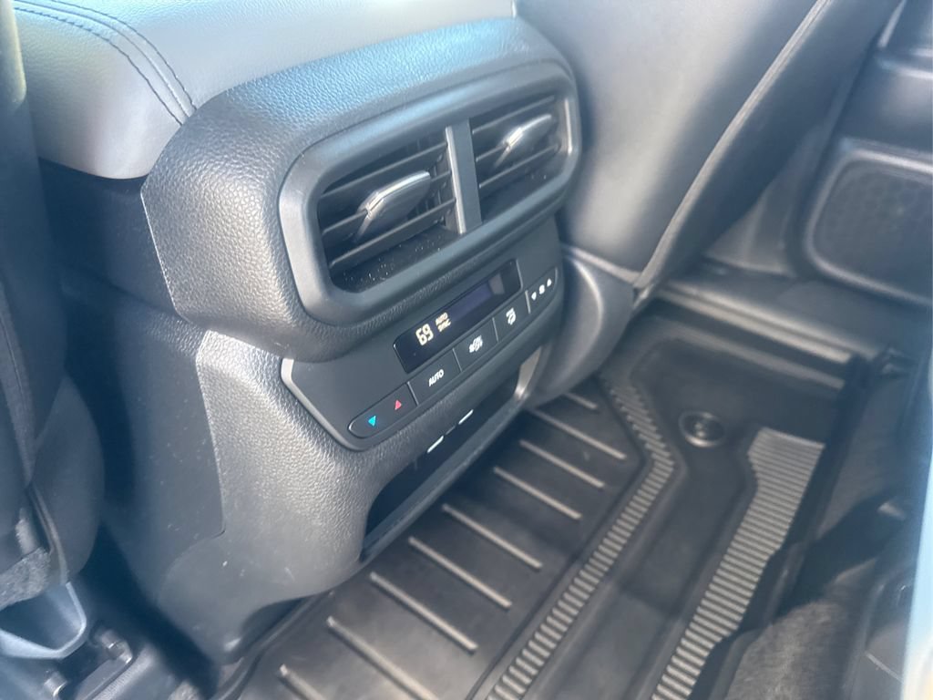 Certified 2023 Honda Pilot Touring image 18