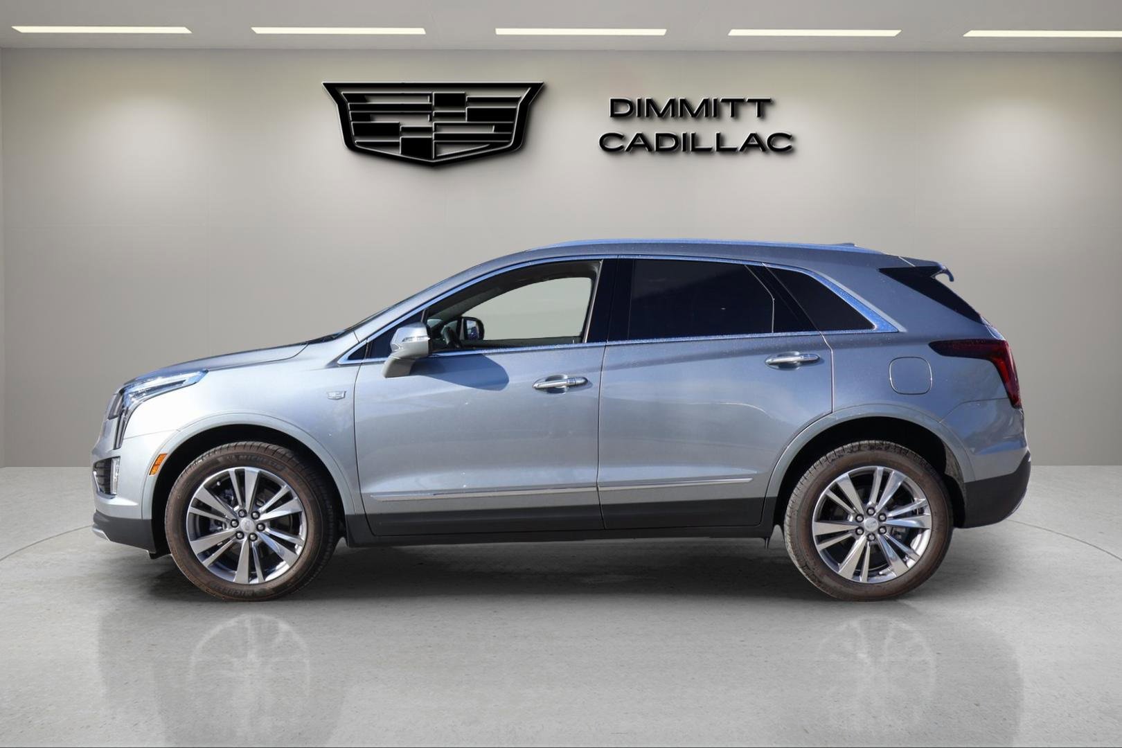 New 2025 Cadillac XT5 Premium Luxury image 2