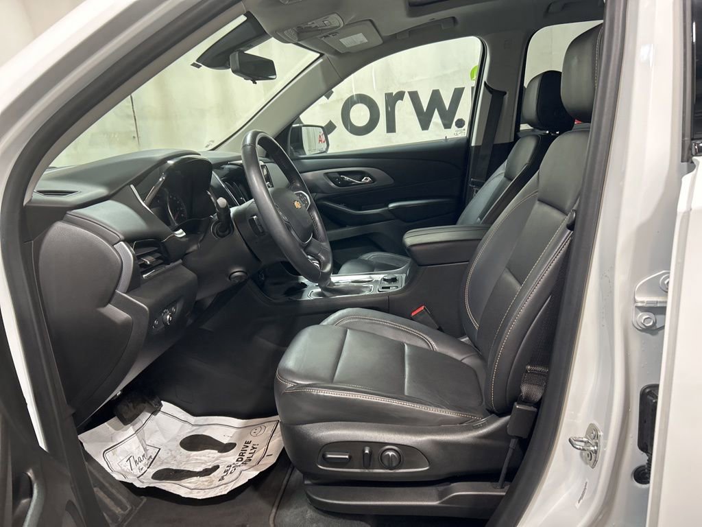 Used 2021 Chevrolet Traverse Premier w/ Redline Edition AWD/4WD image 25