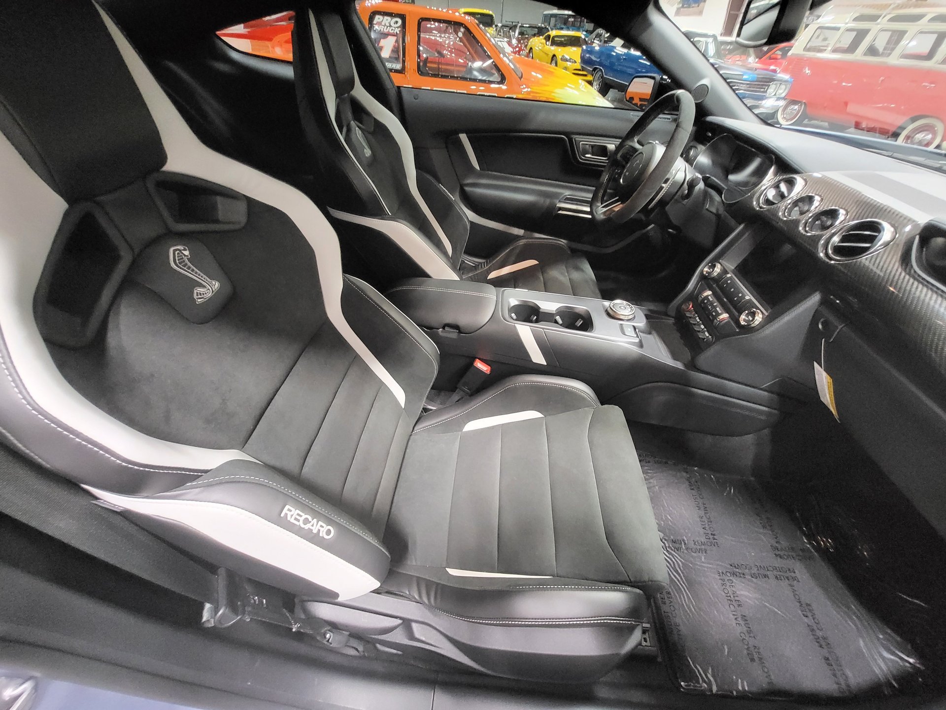 Used 2022 Ford Mustang Shelby GT500 w/ Carbon Fiber Track Pack RWD image 18