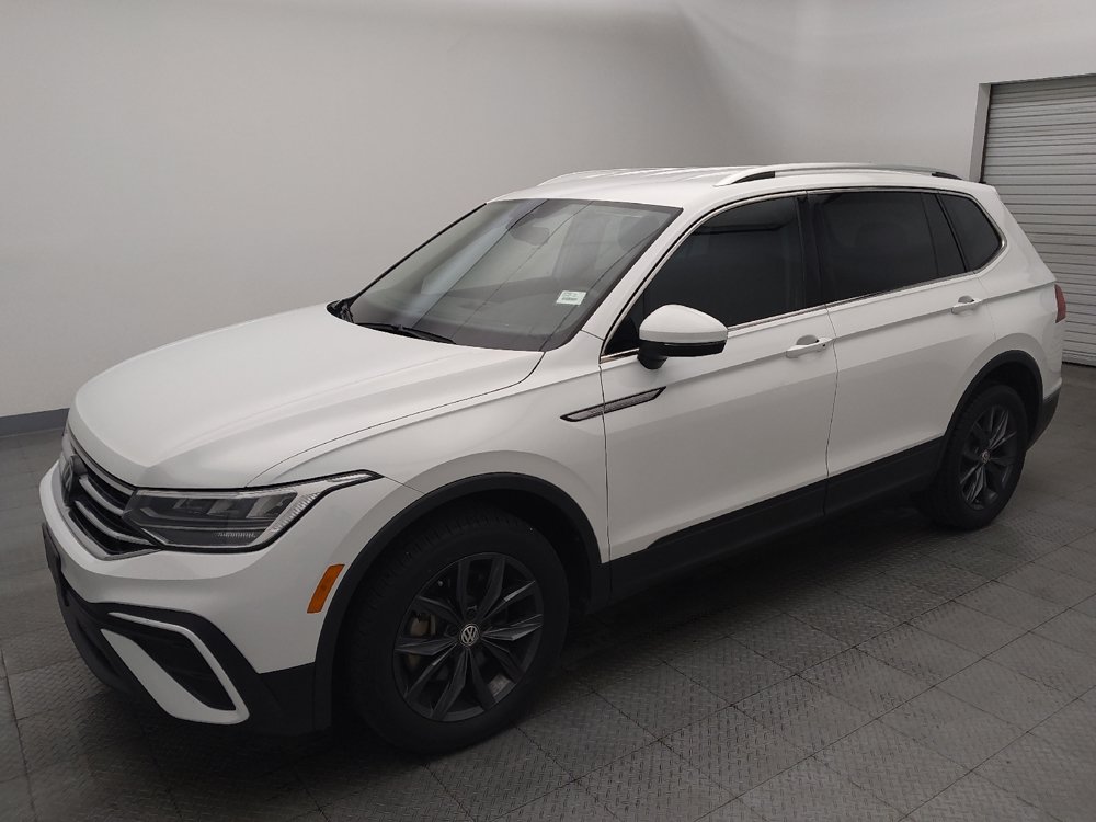 Used 2022 Volkswagen Tiguan SE FWD image 2
