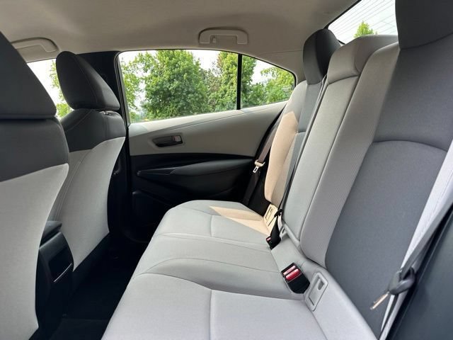 Used 2022 Toyota Corolla LE FWD image 15