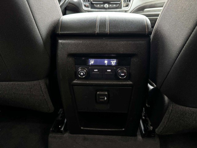 Used 2020 Chevrolet Traverse LT FWD image 40