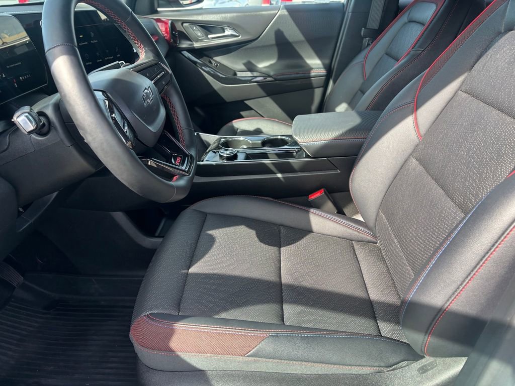 Used 2026 Chevrolet Equinox RS w/ Safety and Technology Package image 9