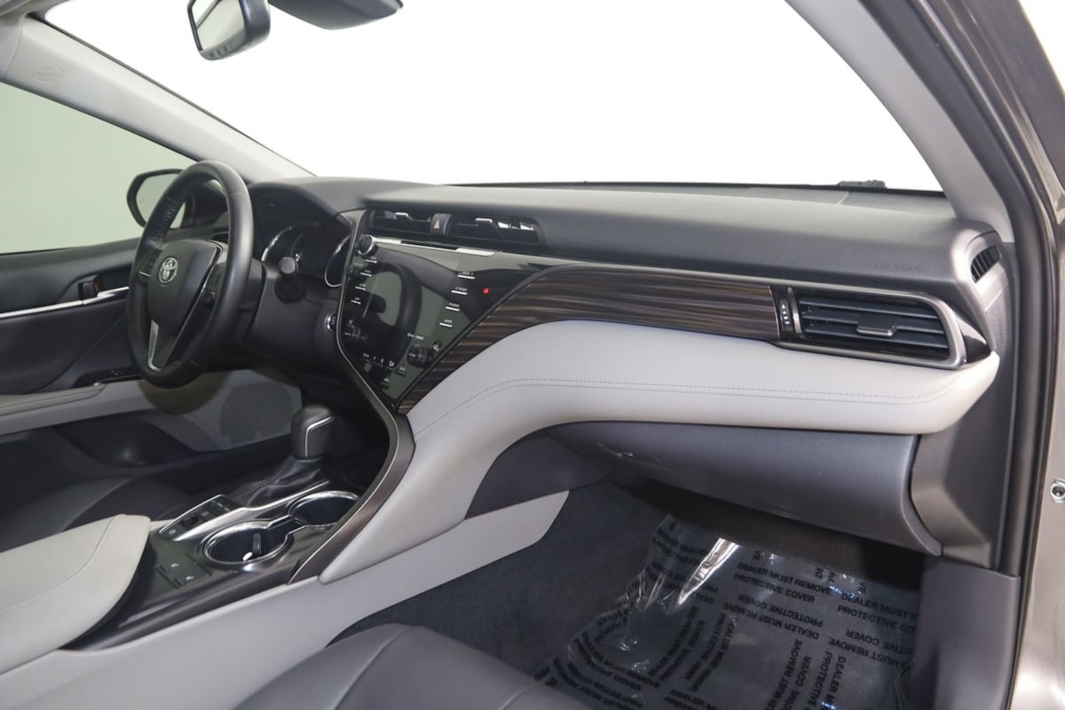 Used 2019 Toyota Camry XLE FWD image 39