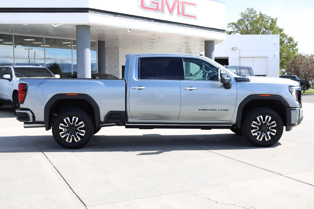 New 2026 GMC Sierra 2500 Denali Ultimate w/ LPO, Black Badging Package AWD/4WD image 7