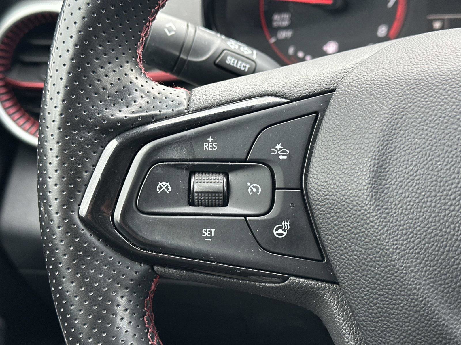 Certified 2024 Chevrolet Trax RS image 21