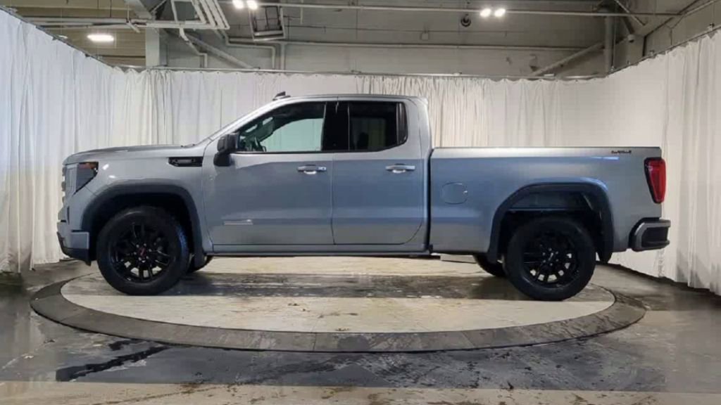 Used 2025 GMC Sierra 1500 Elevation image 5