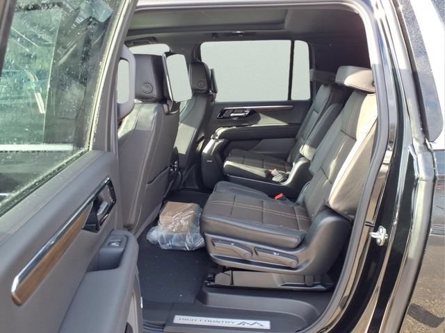 New 2026 Chevrolet Suburban High Country AWD/4WD image 10