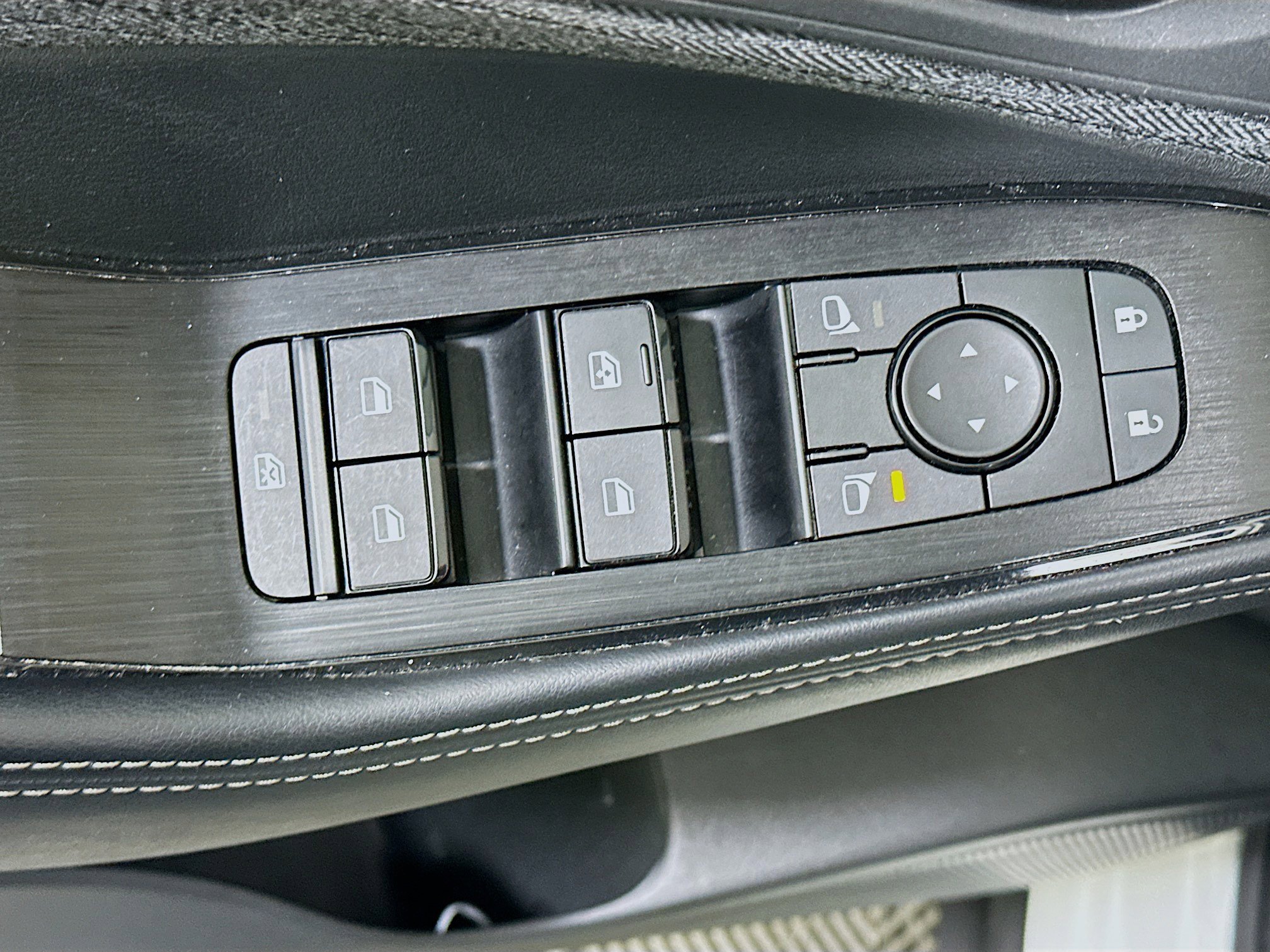 Used 2023 Nissan Rogue SV AWD/4WD image 15