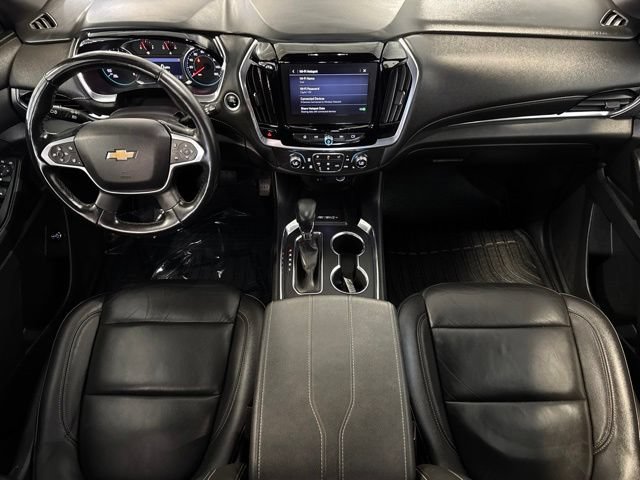 Used 2023 Chevrolet Traverse LT FWD image 3