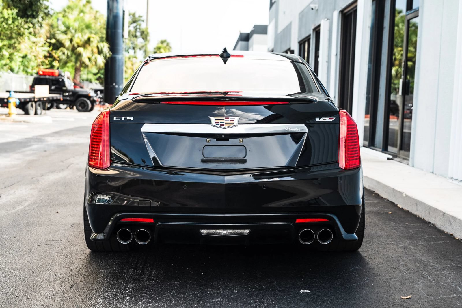 Used 2018 Cadillac CTS V w/ Luxury Package RWD image 8