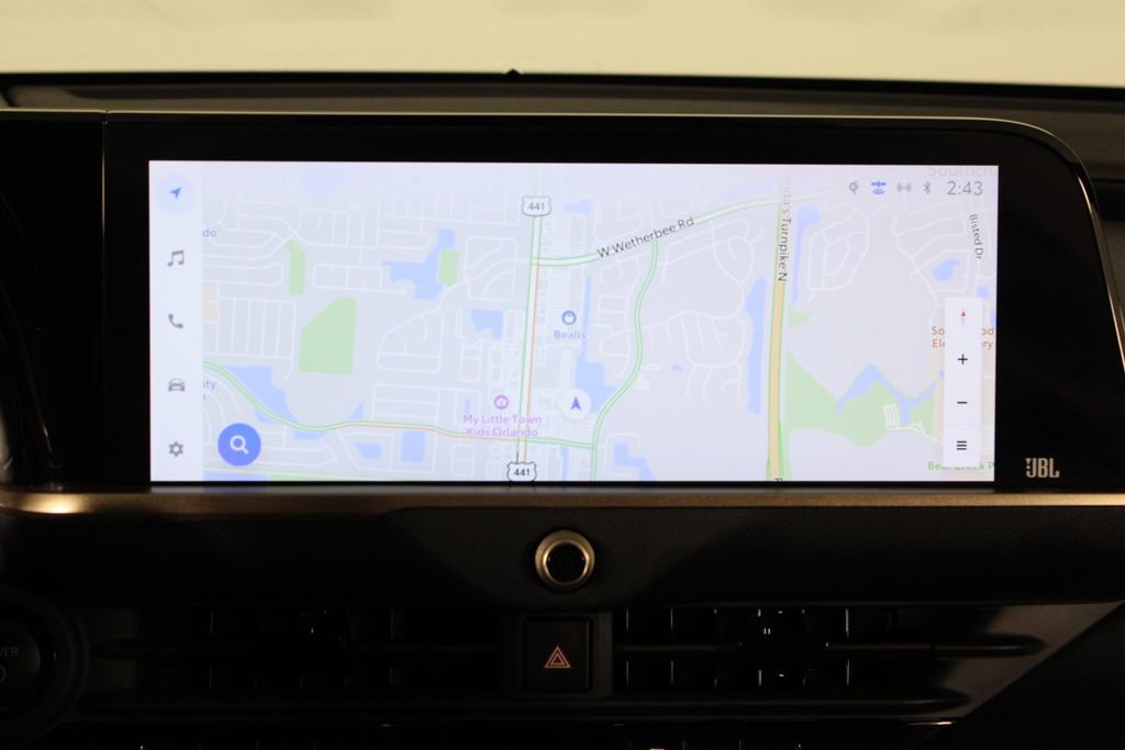 Used 2023 Toyota Crown Limited image 10