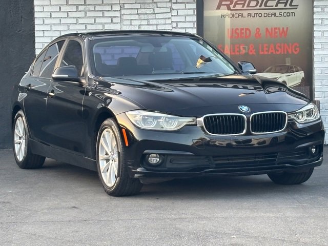 Used 2018 BMW 320i Sedan RWD image 2