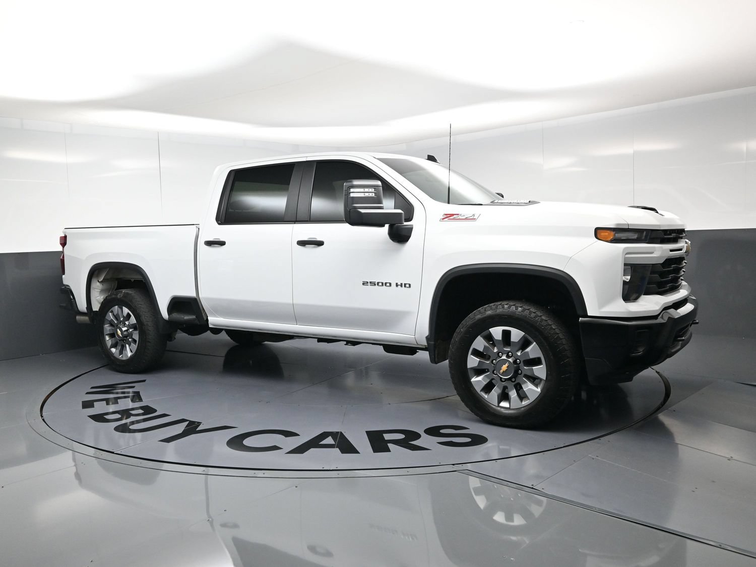 Used 2024 Chevrolet Silverado 2500 Custom w/ Custom Value Package AWD/4WD image 2