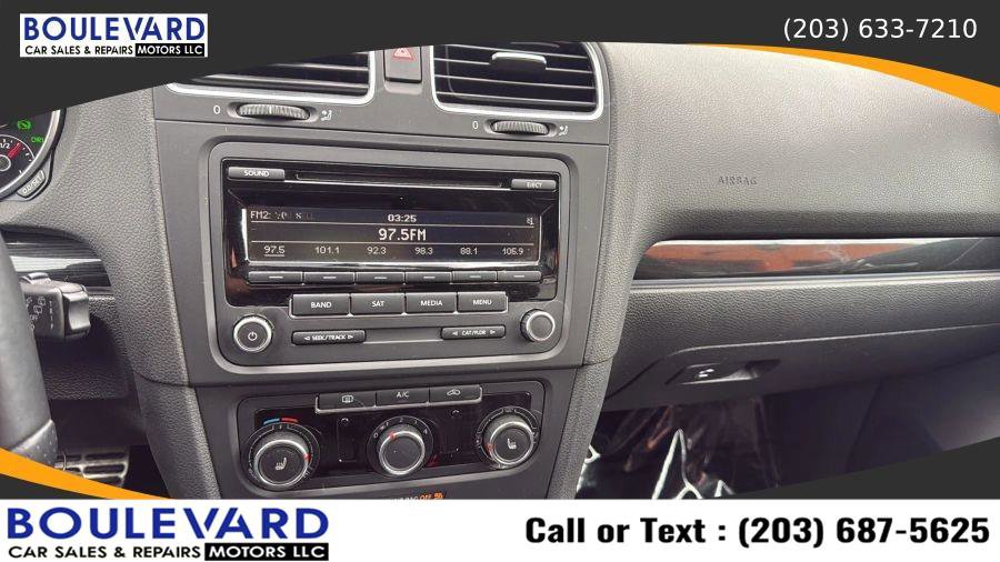 Used 2013 Volkswagen Golf 4-Door FWD image 14
