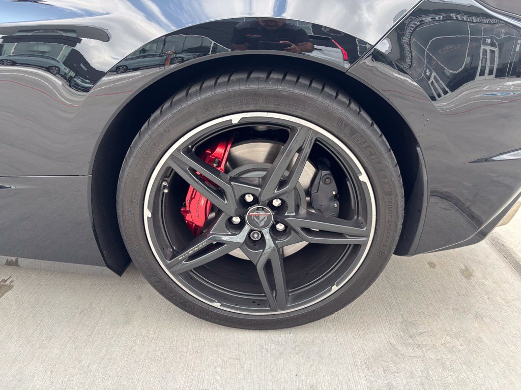 Used 2024 Chevrolet Corvette Stingray Premium Conv w/ Z51 Performance Package RWD image 8