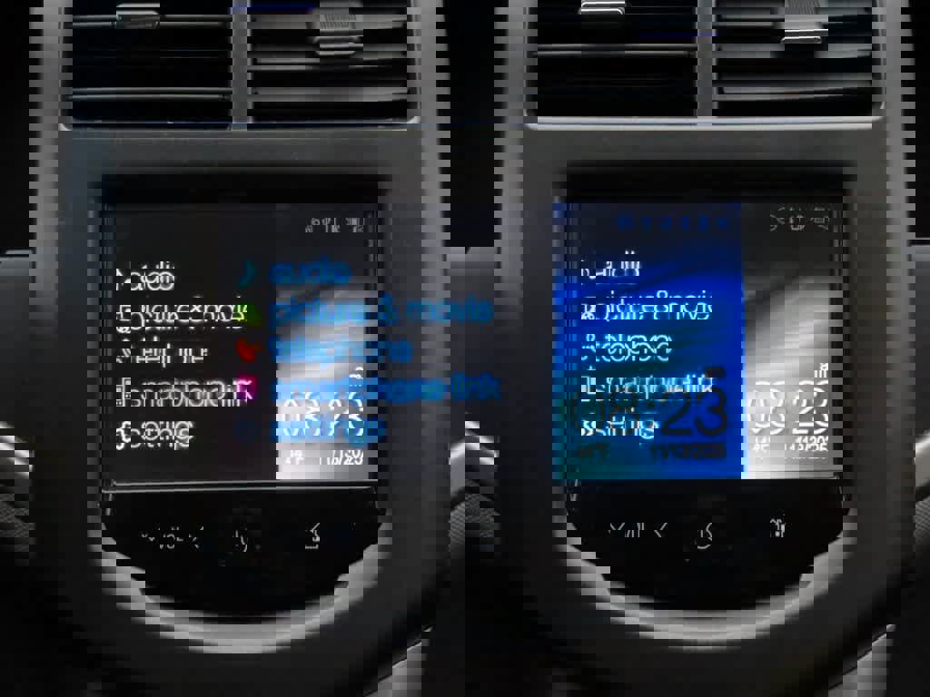 Used 2014 Chevrolet Sonic LT image 18