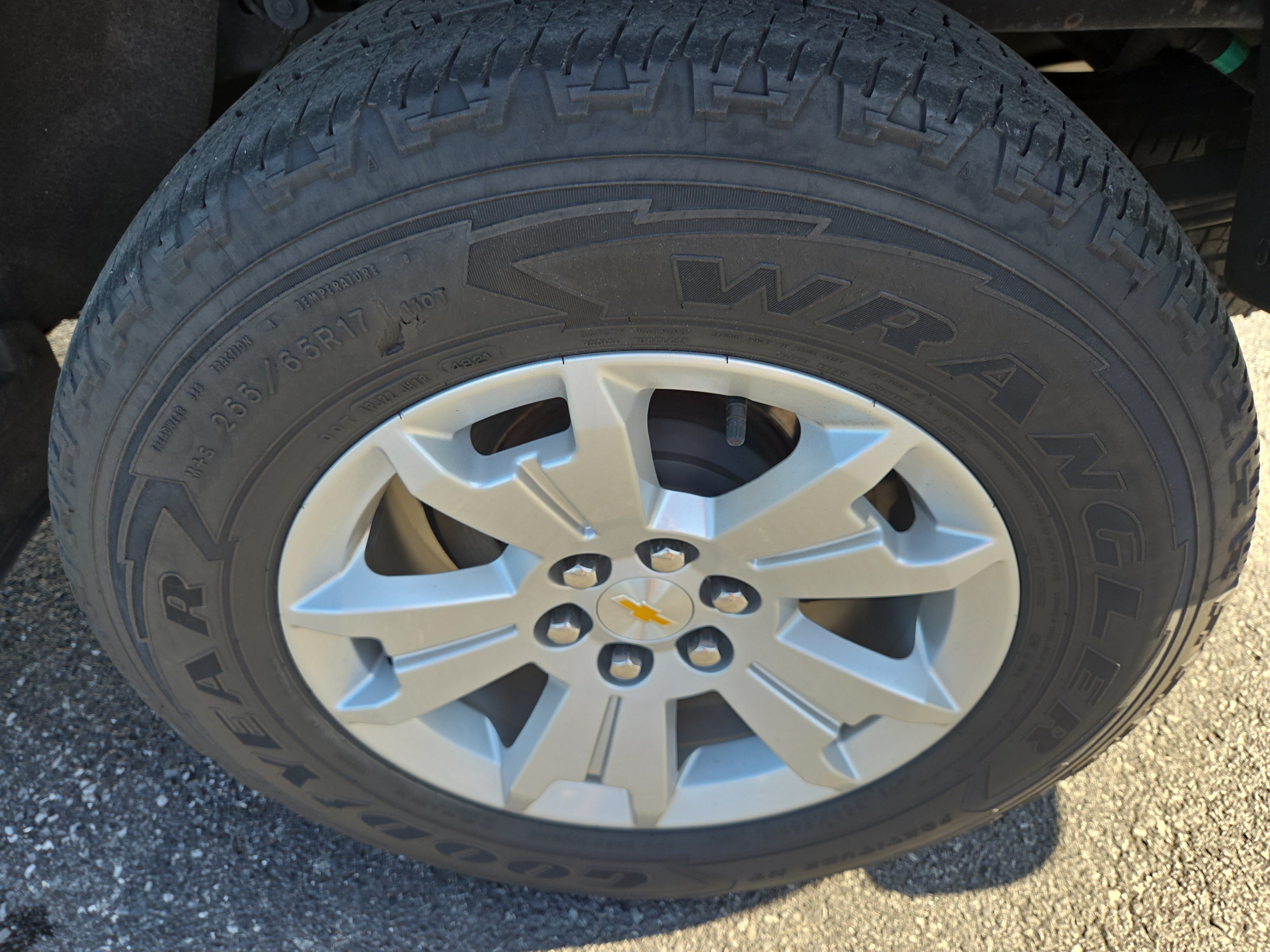 Used 2022 Chevrolet Colorado LT w/ Safety Package AWD/4WD image 12