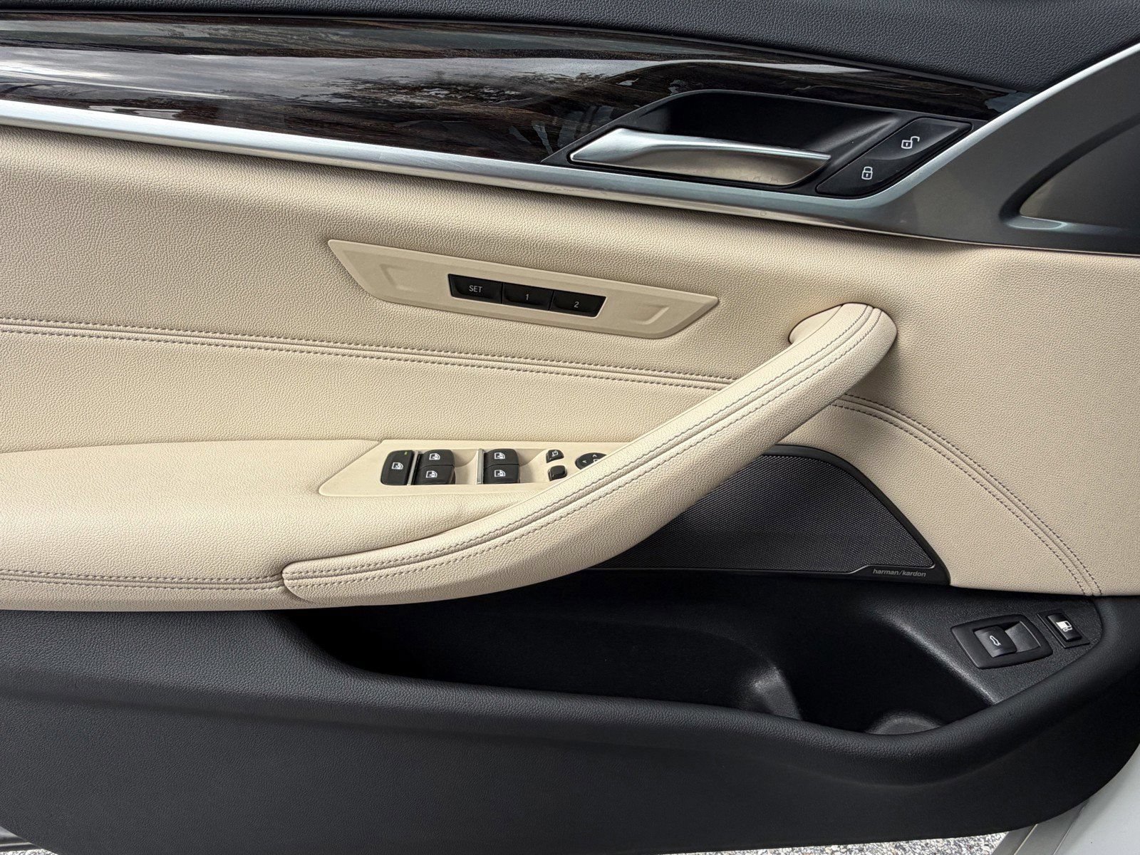 Certified 2023 BMW 530e w/ Premium Package RWD image 24