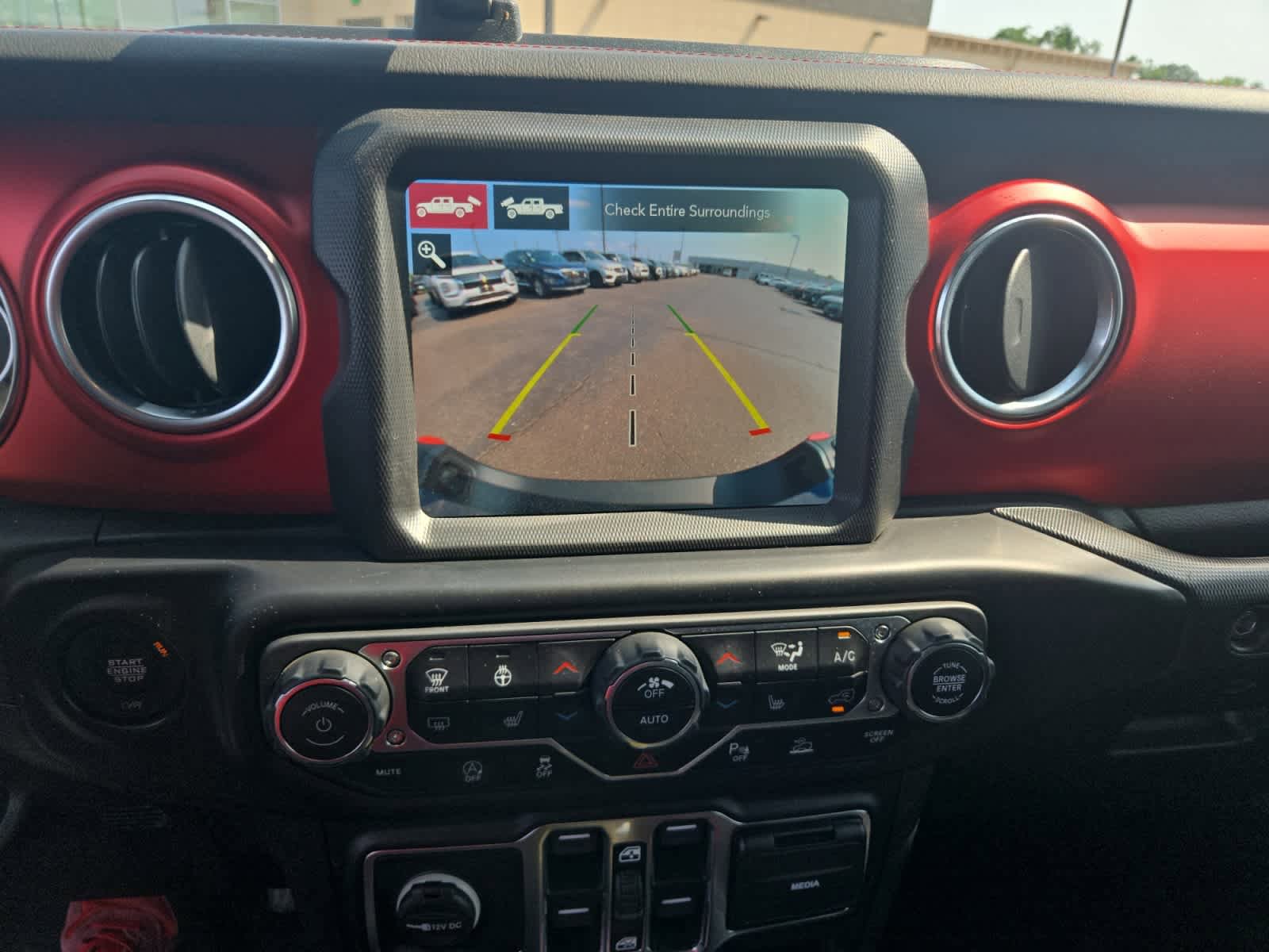 Used 2021 Jeep Gladiator Rubicon AWD/4WD image 18