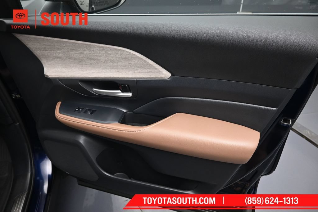Certified 2025 Toyota Grand Highlander AWD image 37