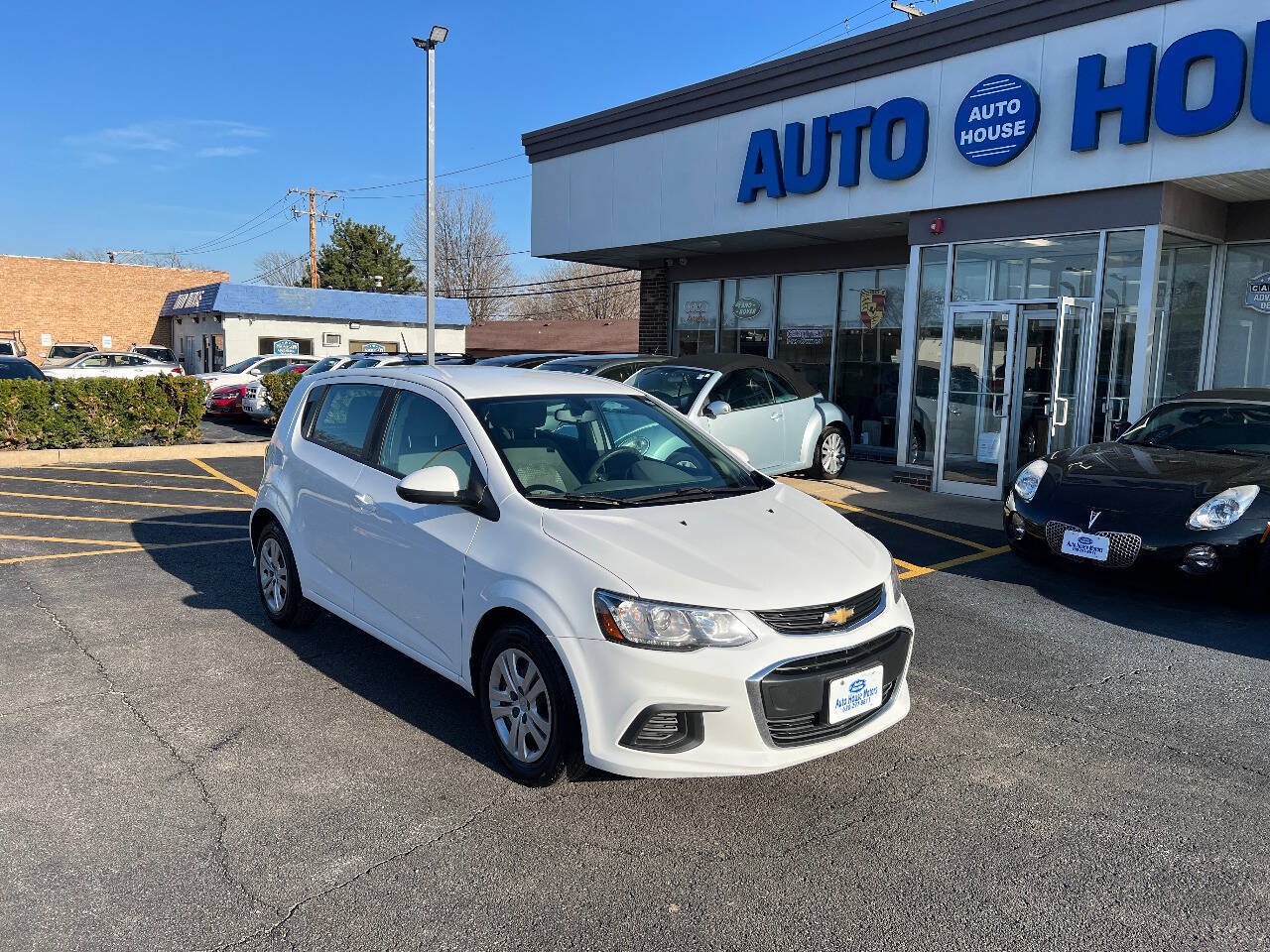 Used 2017 Chevrolet Sonic LT FWD image 3