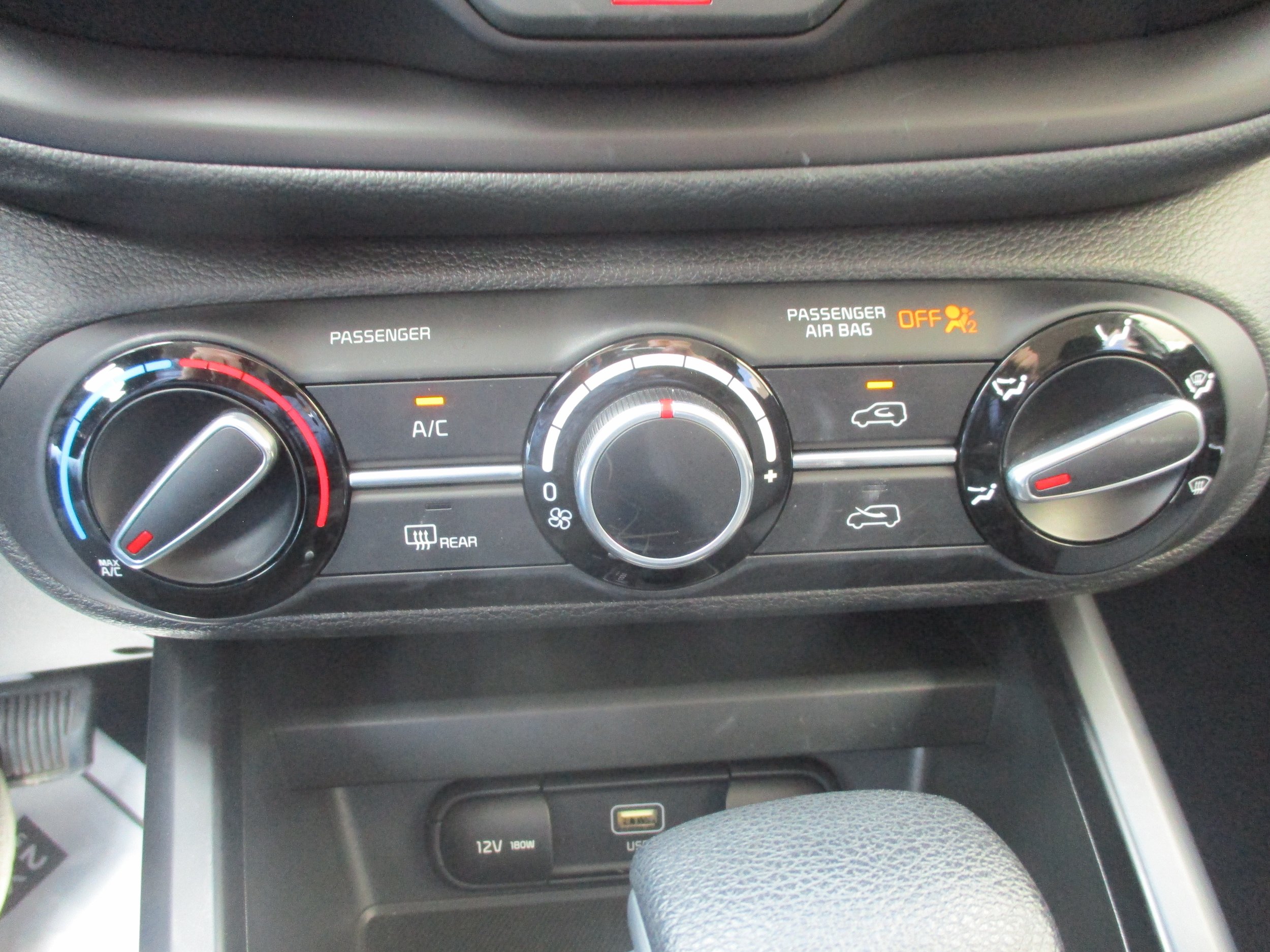 Used 2023 Kia Soul LX FWD image 11