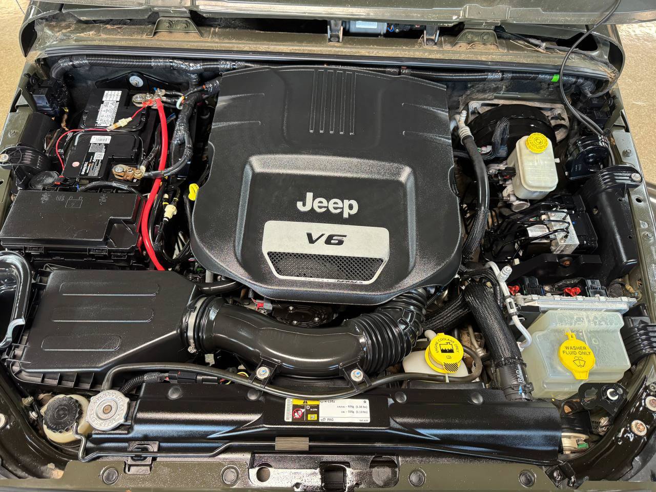 Used 2015 Jeep Wrangler Rubicon w/ Power Convenience Group AWD/4WD image 34