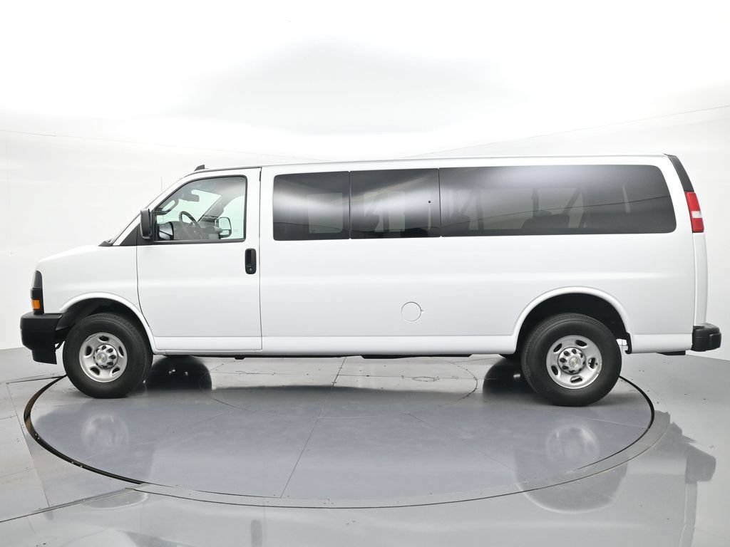 Used 2024 Chevrolet Express 3500 LS RWD image 5