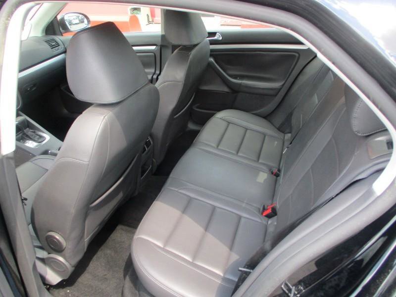Used 2009 Volkswagen Jetta SE FWD image 10