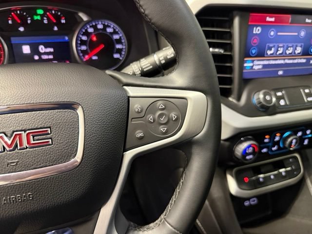 Used 2023 GMC Acadia SLT AWD/4WD image 18