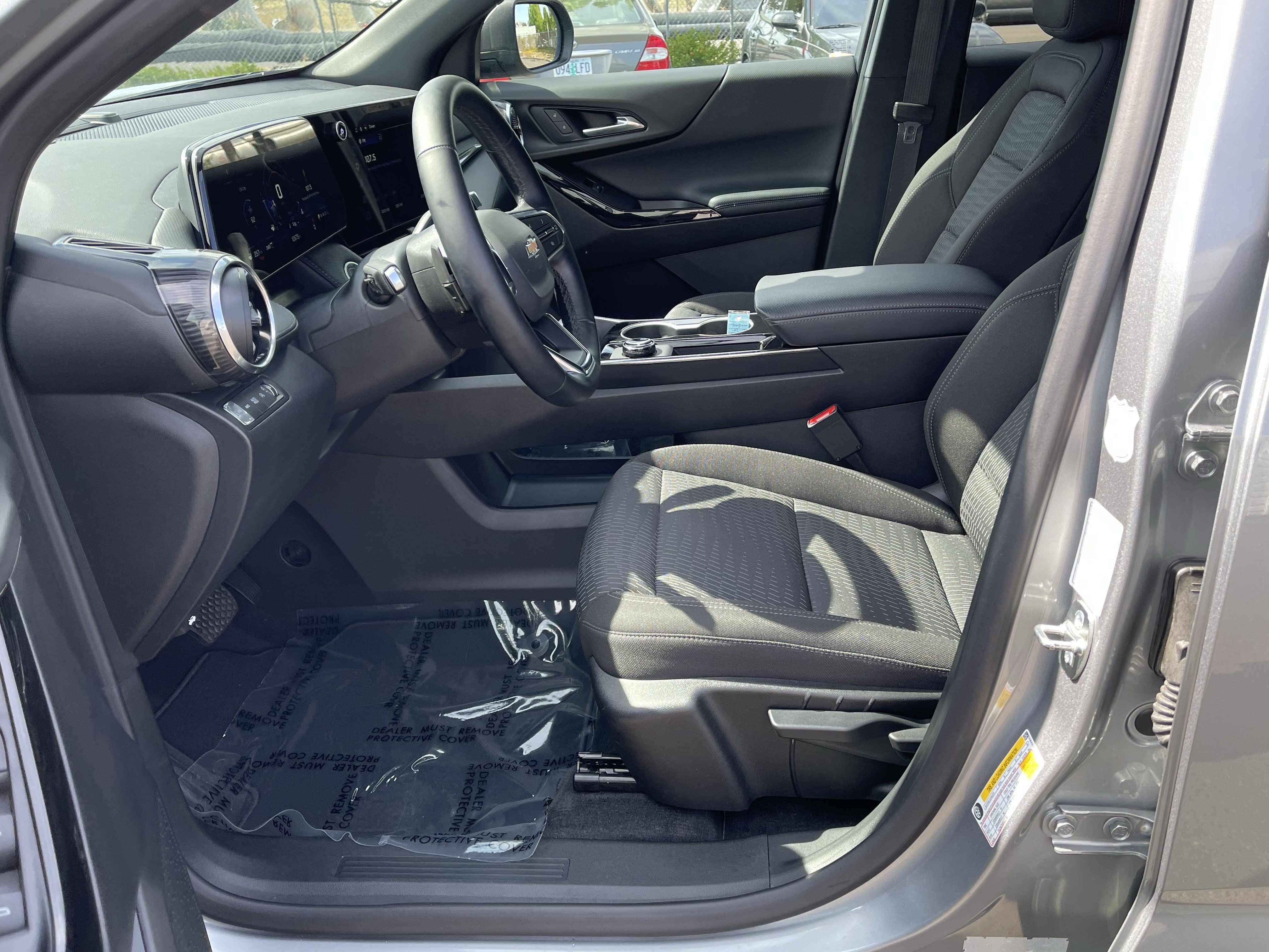 Used 2026 Chevrolet Equinox LT AWD/4WD image 11