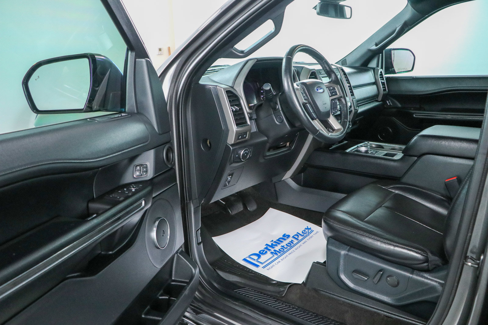 Used 2021 Ford Expedition XLT RWD image 3