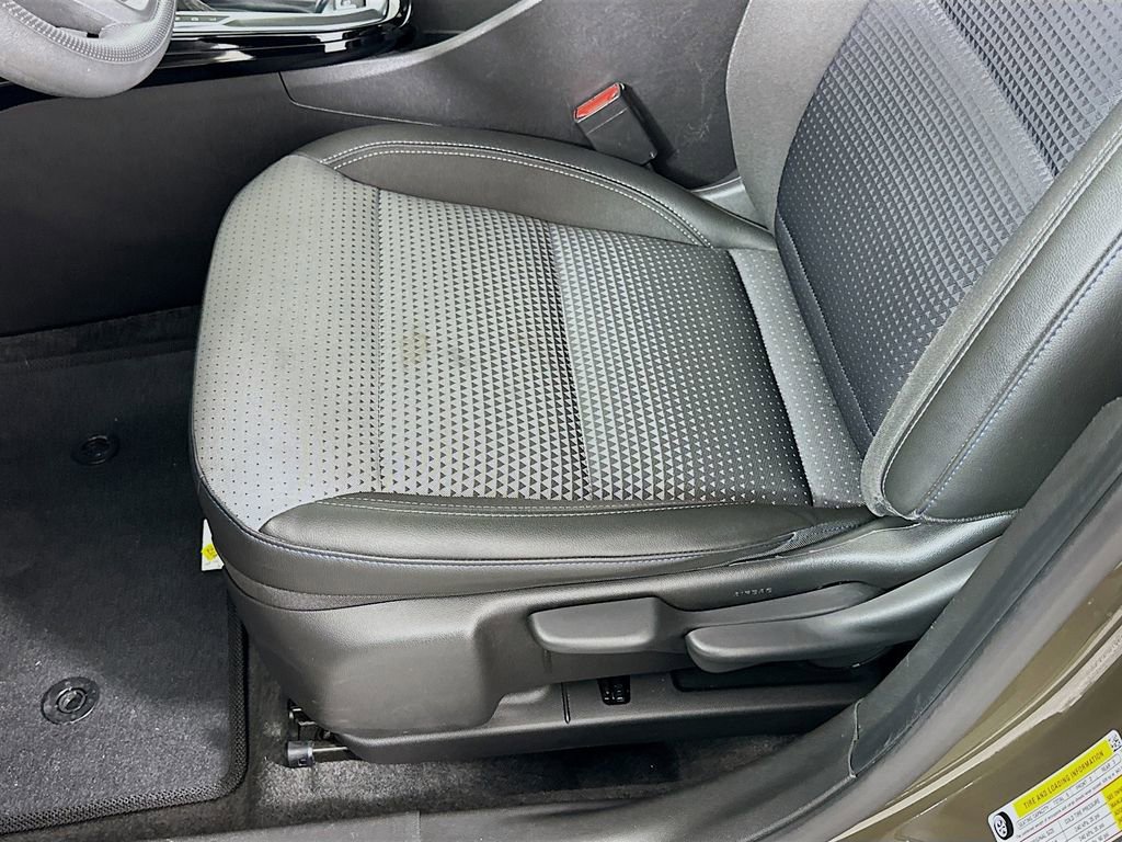 Used 2024 Chevrolet Trax LT image 19